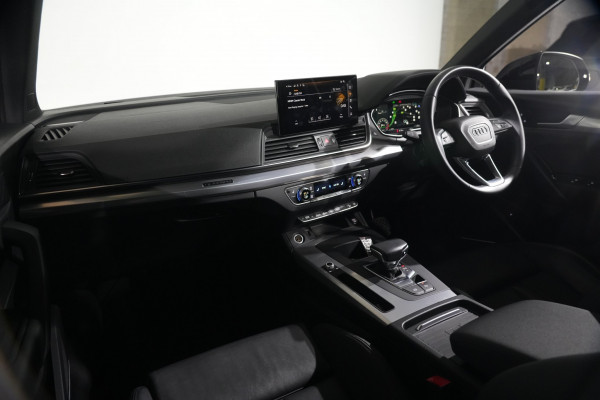 2021 Audi Q5 FY 45 TFSI sport SUV Image 11