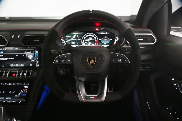 2022 Lamborghini Urus SUV Image 36