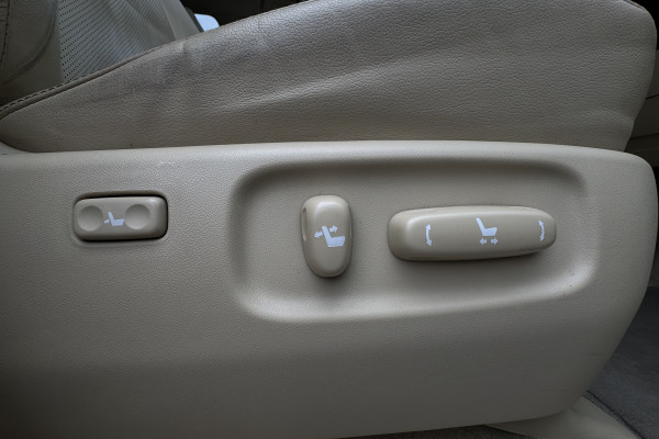 2017 Toyota LandCruiser VDJ200R Sahara SUV Image 42