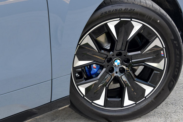 2026 BMW iX I20 xDrive45 M Sport SUV image 28