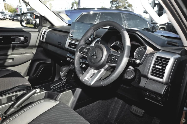 2026 Mitsubishi Triton MV GLS Ute Image 5