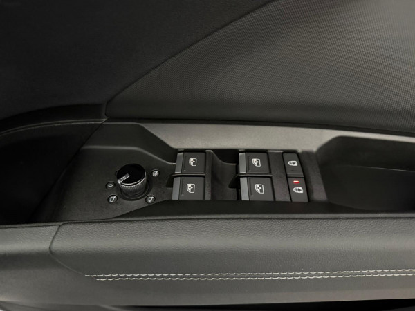 2025 Audi Q4 e-tron F4 45 SUV image 22