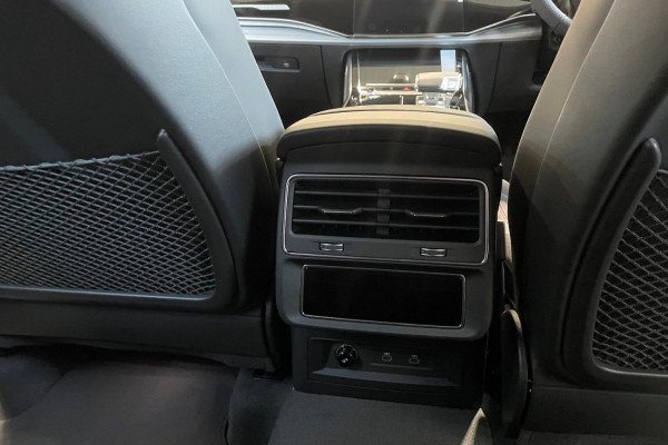 2026 Audi SQ8 TFSI SUV Image 18