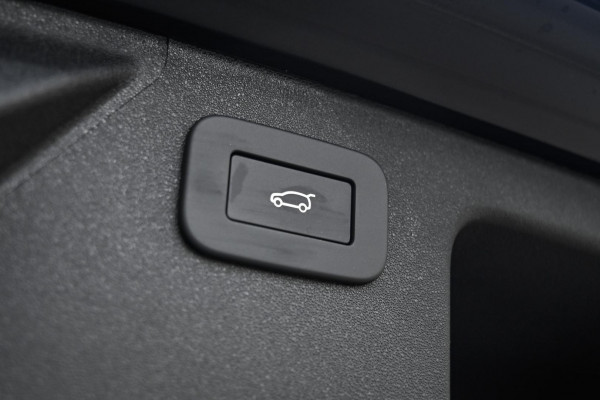 2025 MY25.5 Land Rover Discovery Sport L550 P300e Dynamic SE SUV image 7