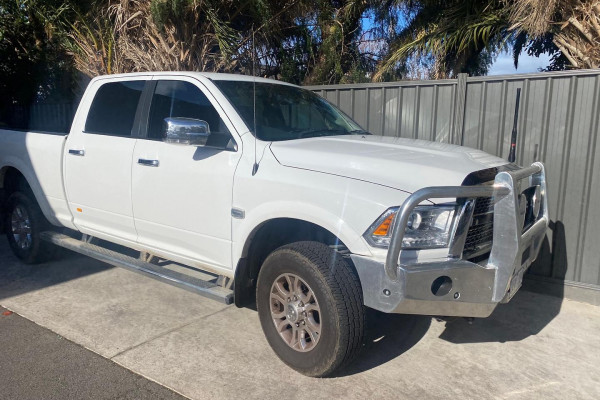 2017 Ram 2500  Laramie Ute Image 3