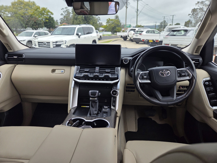 2024 Toyota LandCruiser FJA300R VX SUV Image 13