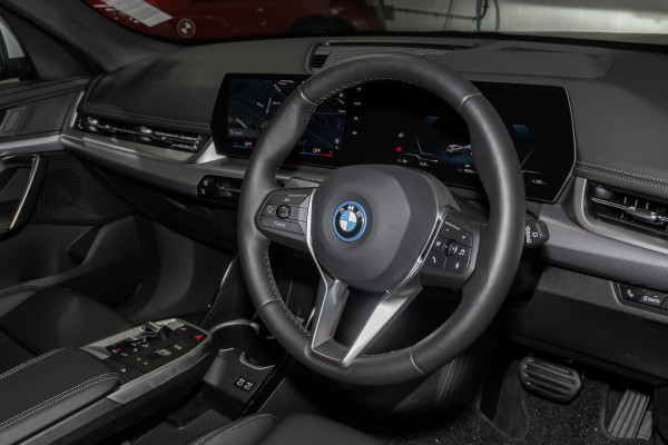 2024 BMW iX1 U11 eDrive20 xLine SUV image 6
