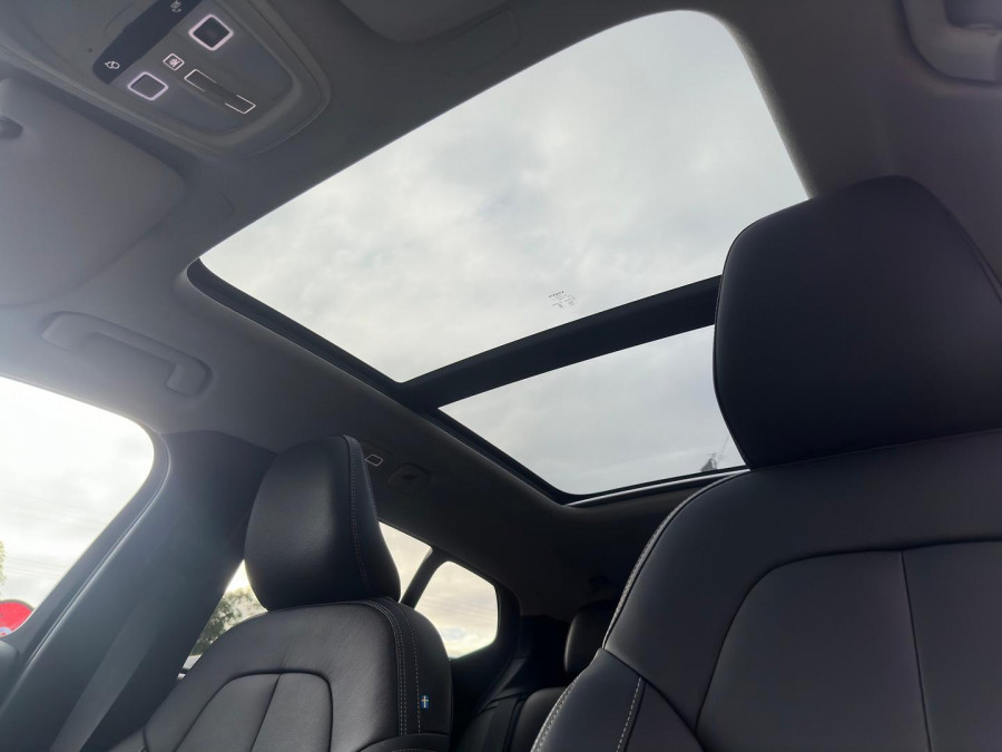 2025 MY26 Volvo XC40 XZ Ultra B4 Bright SUV Image 20