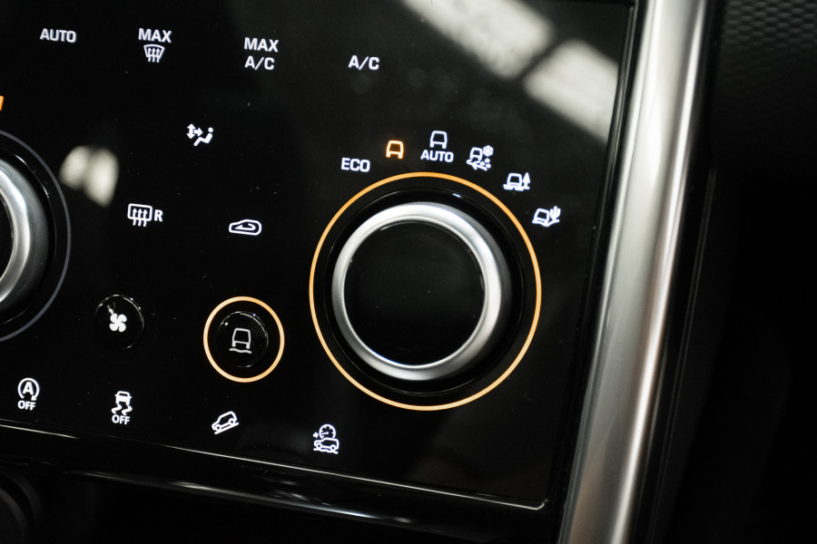 2020 Land Rover Discovery Sport SE SUV Image 19