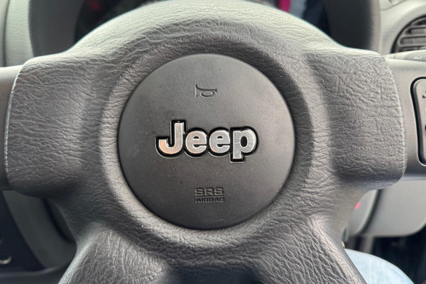2005 Jeep Cherokee KJ Sport SUV Image 19