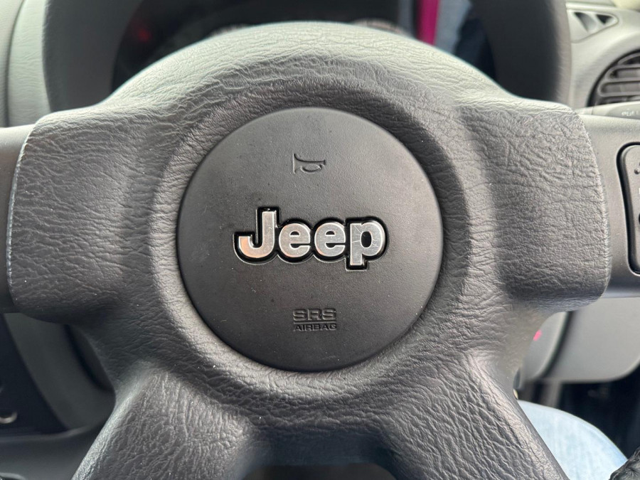 2005 Jeep Cherokee KJ Sport SUV Image 19