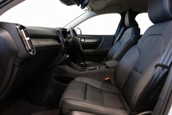 2025 MY26 Volvo XC40 XZ Plus B4 SUV Image 3