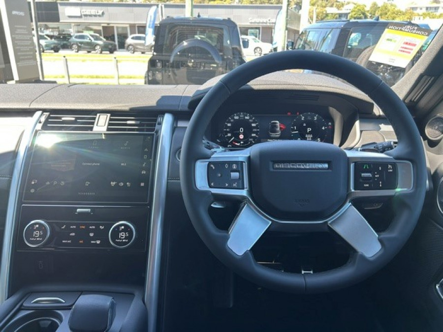 2026 Land Rover Discovery Series 5 D350 Gemini SUV Image 15