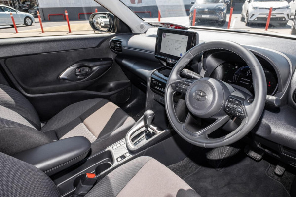 2025 Toyota Yaris Cross MXPJ10R GX SUV Image 7