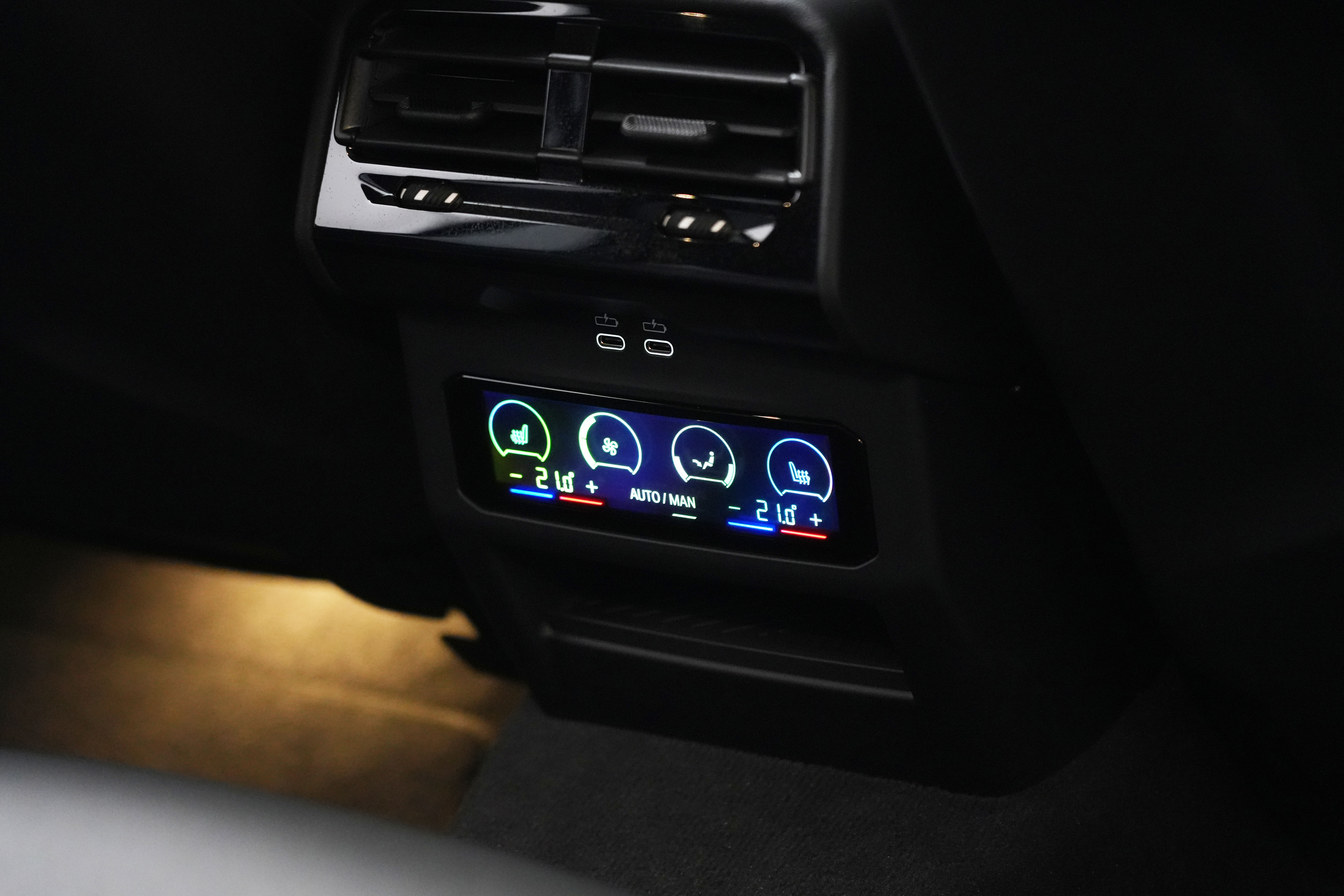 2025 BMW M5 Touring SUV Image 42