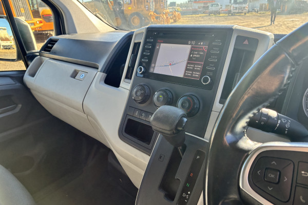 2019 Toyota HiAce GDH300R  Van Image 10