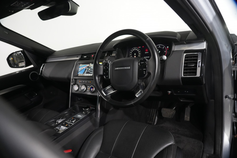2020 Land Rover Discovery Series 5 SDV6 Landmark SUV