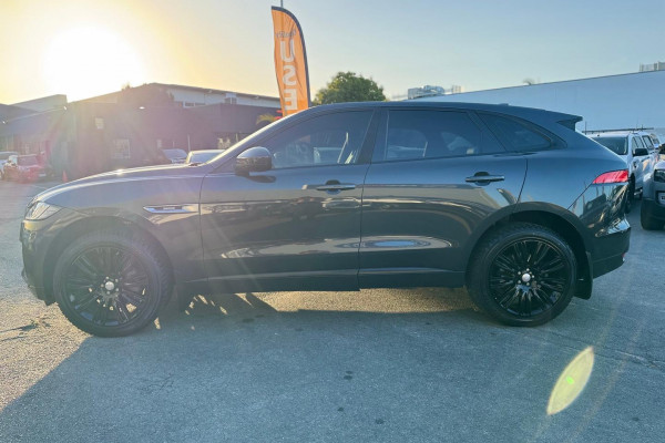 2016 MY17 Jaguar F-PACE X761 20d R-Sport SUV Image 11