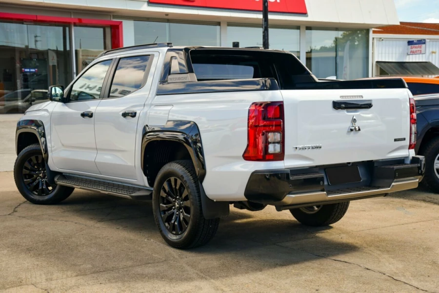 2026 MY25 Mitsubishi Triton MV GSR Ute Image 2