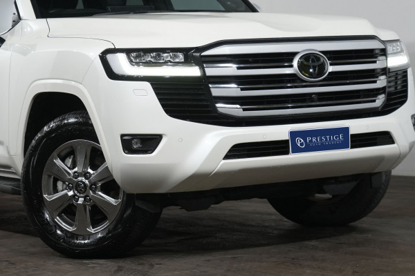 2025 Toyota LandCruiser Sahara SUV Image 2