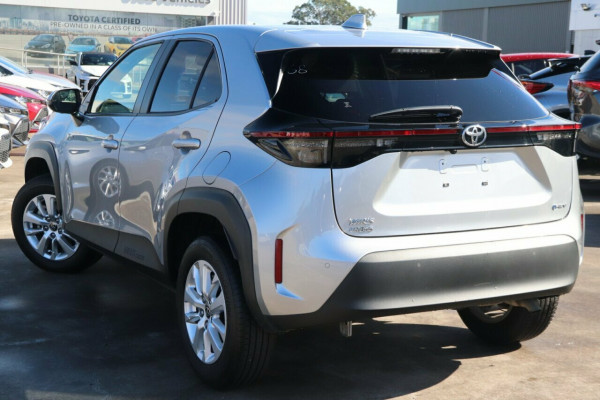 2024 Toyota Yaris Cross MXPJ10R GXL SUV Image 3