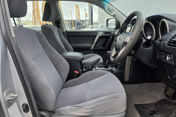 2013 Toyota LandCruiser Prado GDJ150R GX SUV Image 17