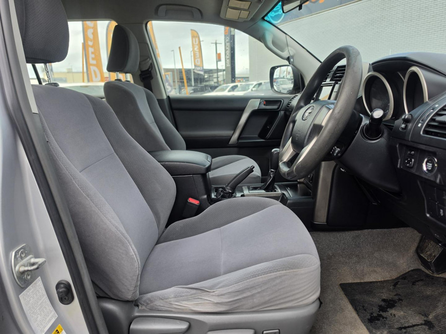 2013 Toyota LandCruiser Prado GDJ150R GX SUV Image 17