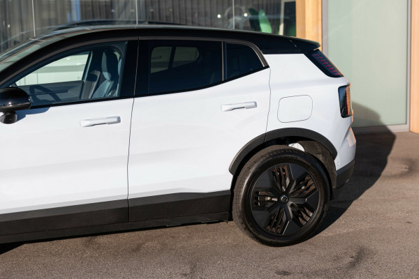 2026 Volvo EX30 Cross Country  Ultra Twin Motor Performance SUV Image 19