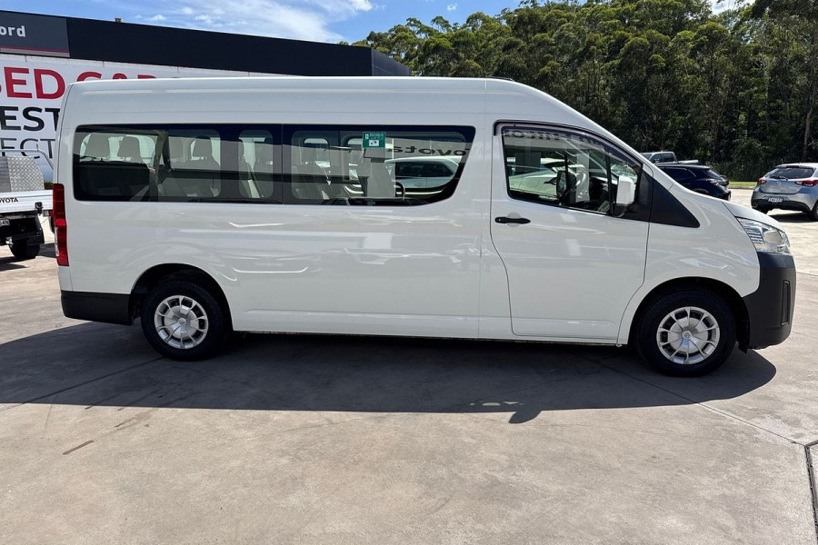 2019 Toyota HiAce GDH300R Commuter Van Image 16