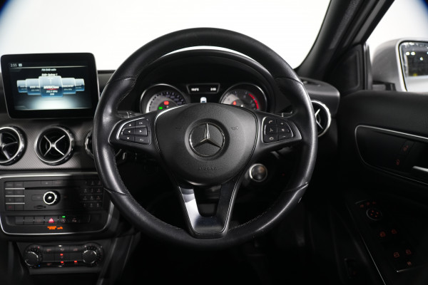2017 Mercedes-Benz GLA-Class 180 SUV Image 14