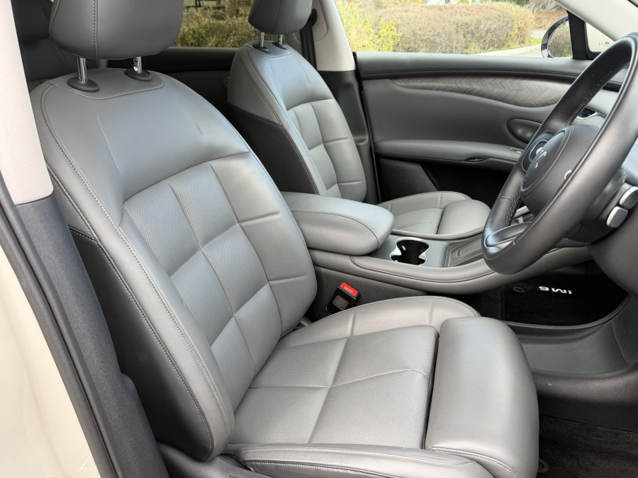 2025 MG IM6 S12L Performance SUV Image 13