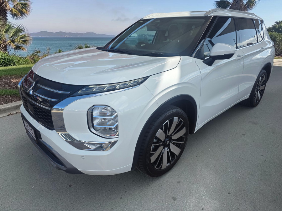 2025 Mitsubishi Outlander ZM Exceed SUV Image 3