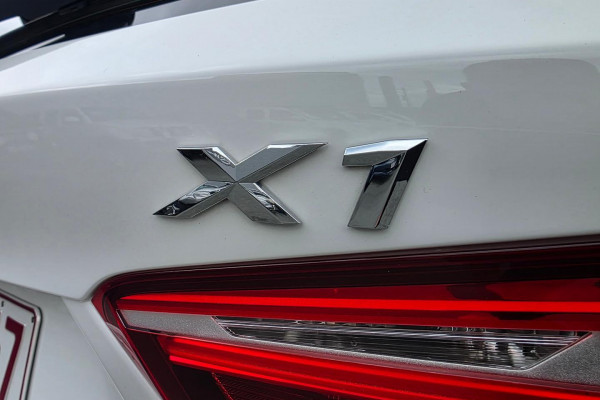 2016 BMW X1 F48 sDrive18d SUV Image 13