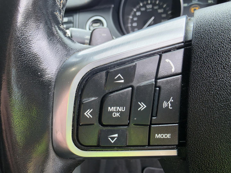 2017 Land Rover Discovery Sport L550 TD4 HSE SUV Image 22