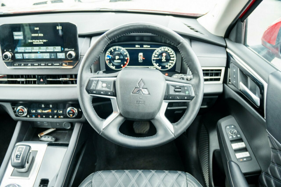 2023 Mitsubishi Outlander ZM Exceed SUV Image 12