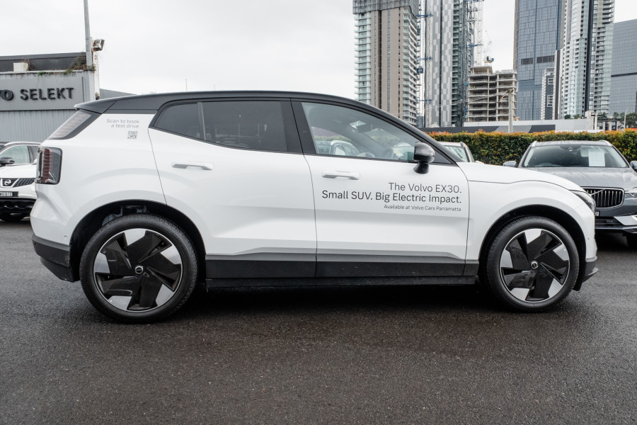 2026 MY25 Volvo EX30  Single Motor Extended Range Ultra SUV Image 3