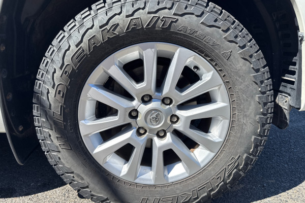 2016 Toyota LandCruiser Prado GDJ150R Kakadu SUV Image 14