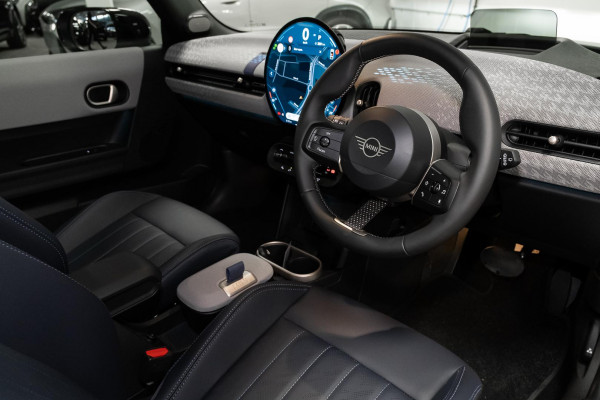 2025 MINI Cooper F65 C Favoured Hatch image 6