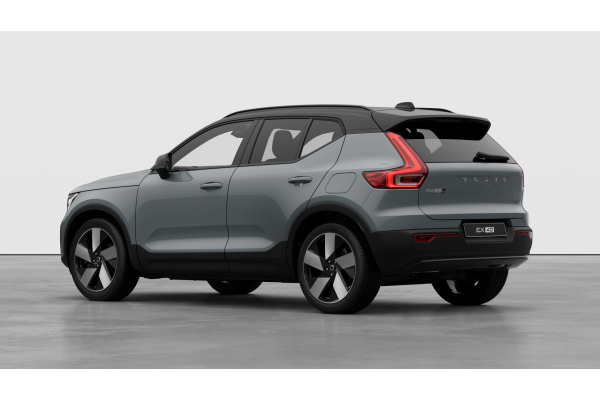 2026 Volvo EX40  Ultra Twin Motor Performance SUV Image 3