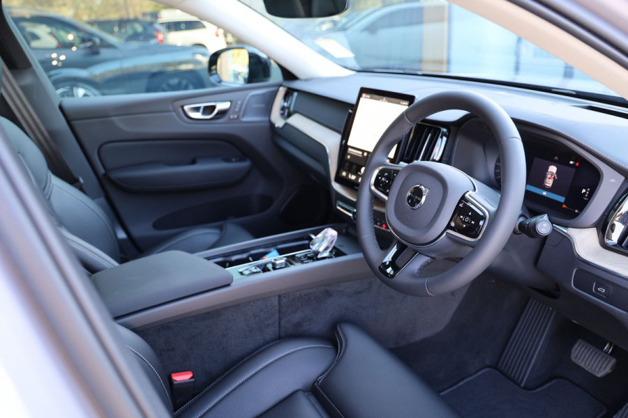 2026 Volvo XC60 UZ Ultra B5 Dark SUV Image 8