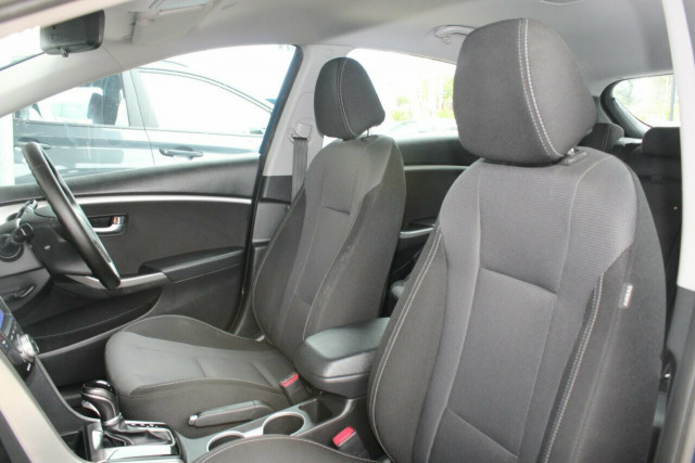 2014 [SOLD]    Mobile Image 17