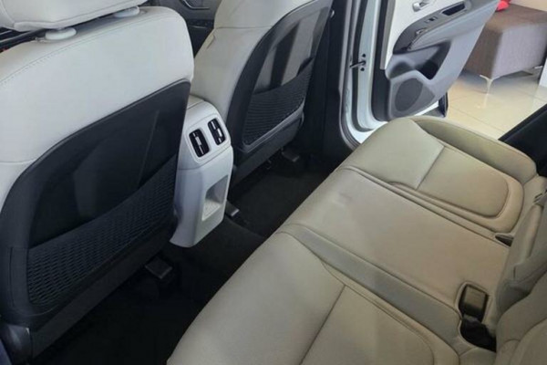 2026 Hyundai Tucson NX4.V4 Hybrid Premium SUV Image 11