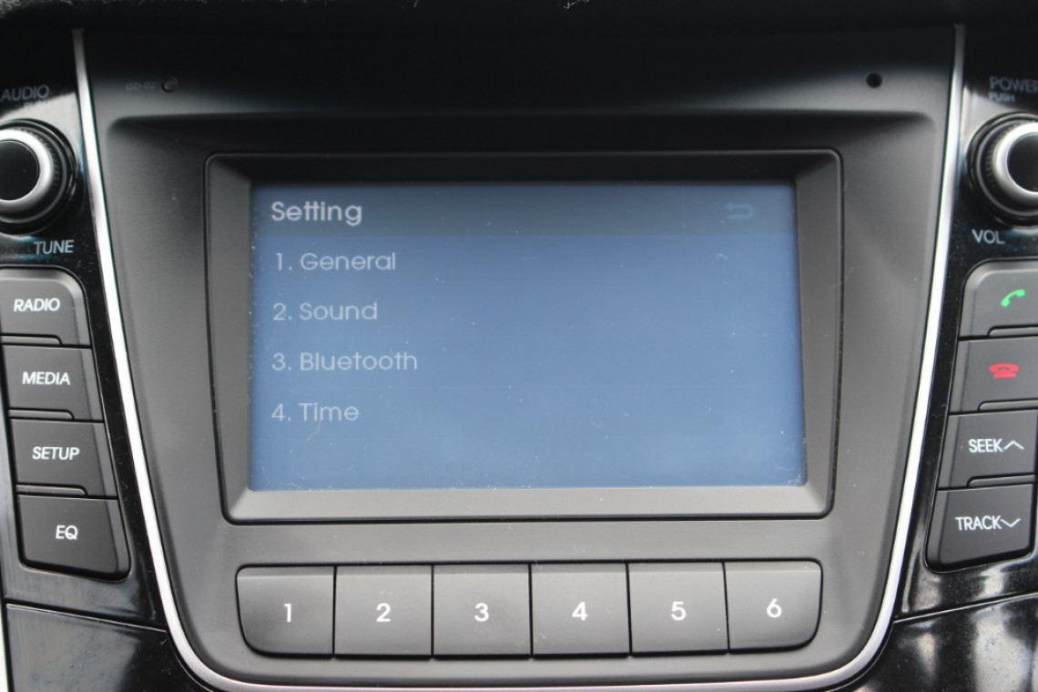 Hyundai 2016 I30 Connecting To Bluetooth In Hd Youtube