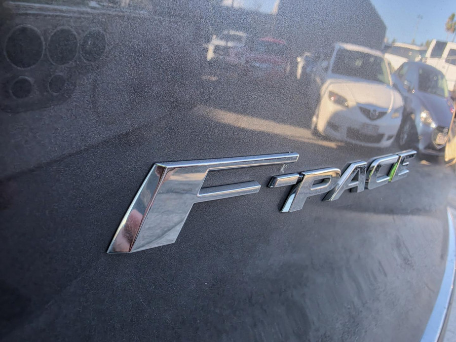 2017 MY18 Jaguar F-PACE X761 25t R-Sport SUV Image 25