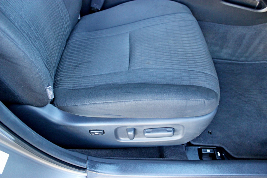 2011 MY10 Toyota Aurion GSV40R  AT-X Sedan Image 11