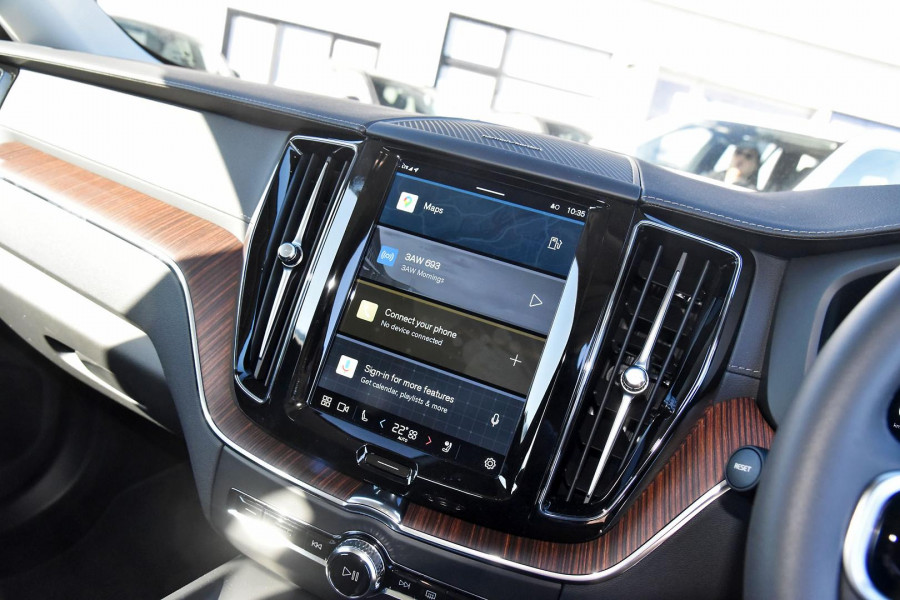 2023 MY24 Volvo XC60  Ultimate B5 Bright SUV Image 11