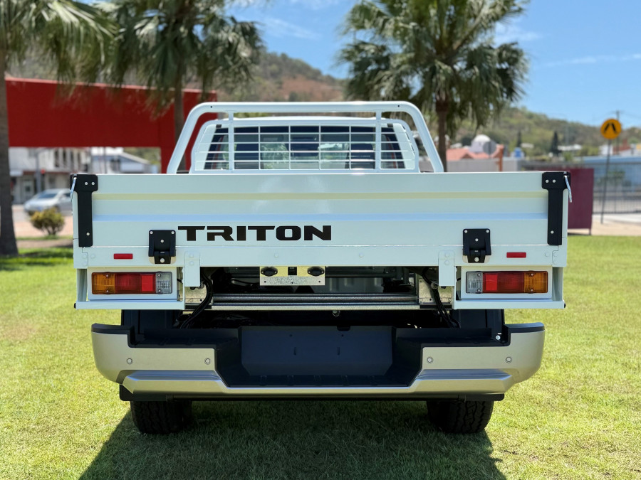2026 Mitsubishi Triton MV  GLX Cab Chassis Image 6