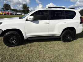 2018 Toyota LandCruiser Prado GDJ150R GXL SUV image 4