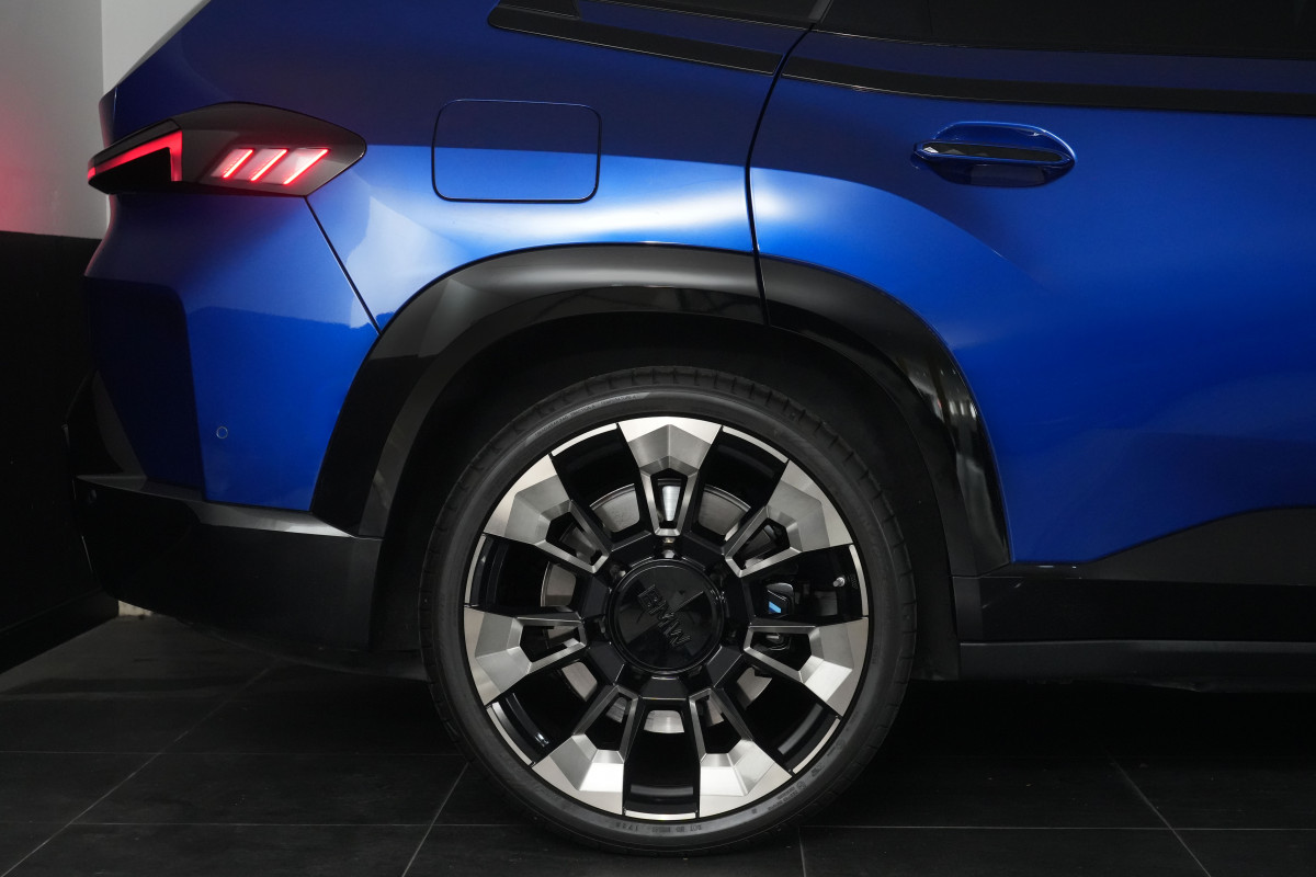 2023 BMW XM V8 Hybrid SUV