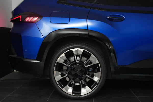 2023 BMW XM V8 Hybrid SUV Image 20
